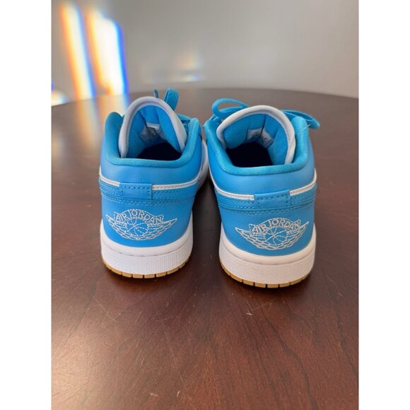 NWT Women’s Nike Air Jordan 1 Low Shoes White Dark Powder Blue Women's Size 7 - Picture 4 of 5
